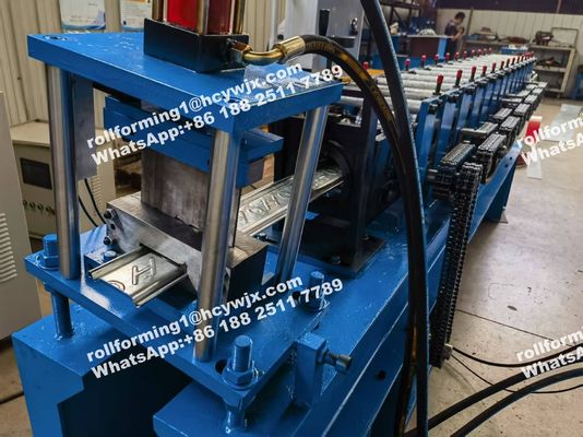 ガレージドア用のシャッタードアロール形成機械
