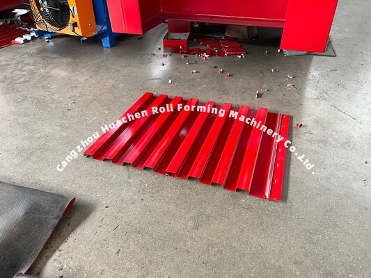 鉄鋼屋根板の冷式ロール形成機械