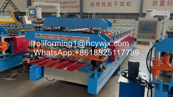 屋根のための機械二重層を形作る自動チェーン移動の金属ロール