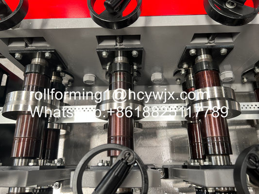 機械を形作るカスタマイズされたプロフィールのGIの乾式壁システム ロール