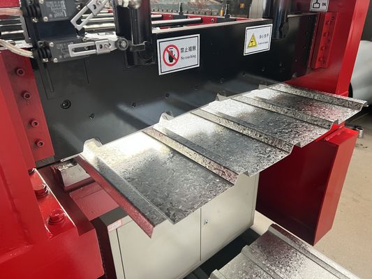 機械11+11+7.5KWを形作る自動電流を通された橋床ロール