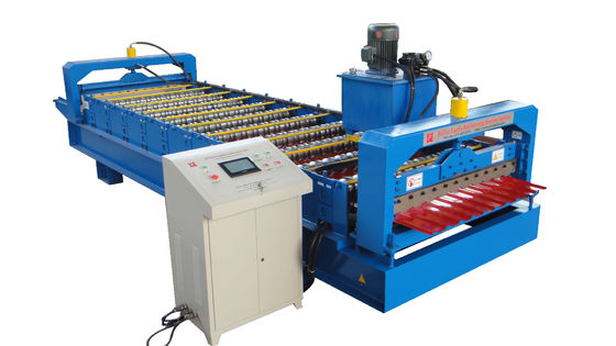 機械薄板金ロール前のタッチ画面を形作る台形屋根の壁パネル ロール