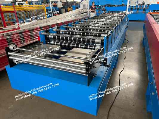 鋼鉄サイロPPGIは0.7mmの屋根シートのための機械を形作るロールを波形を付けた