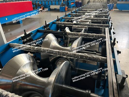 5.5kW主モーターとPLC制御を備えた、0.3～0.6mm厚板用のカスタマイズされた自動棟キャップ成形機