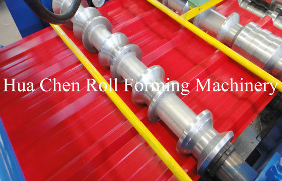 機械高い等級 45# の鋼鉄を形作るロールに屋根を付ける油圧切断 17 の場所