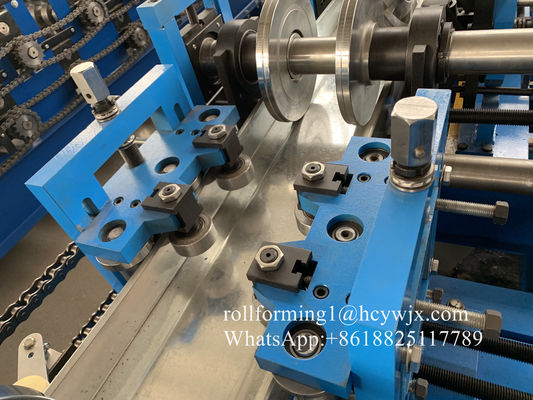 機械を形作るCR12カッターのチェーン ドライブC母屋