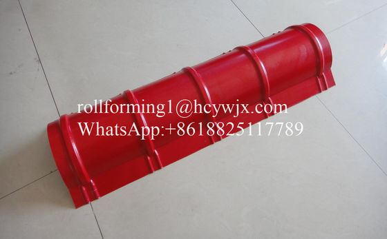 12 列の機械に 0.3mm - 0.6mm を作っている油圧色の鋼板リッジ